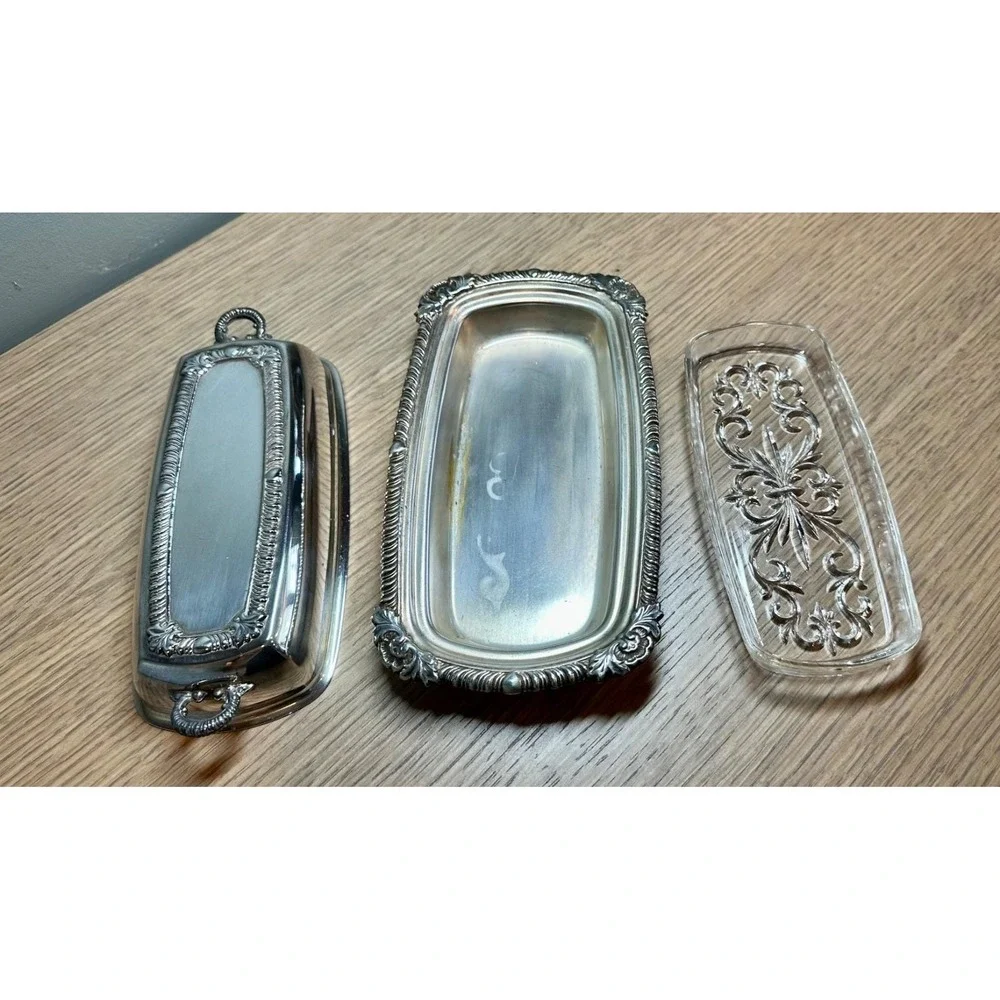 VTG Silverplated Covered Butter Dish Lidded Tray w/ Glass Insert Liner, Ornate